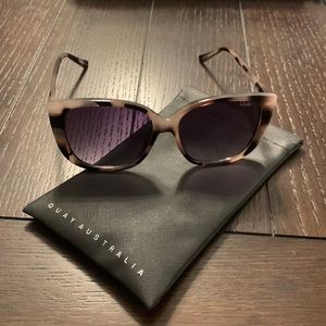 Quay Sunglasses. Grayish Black tortoise.